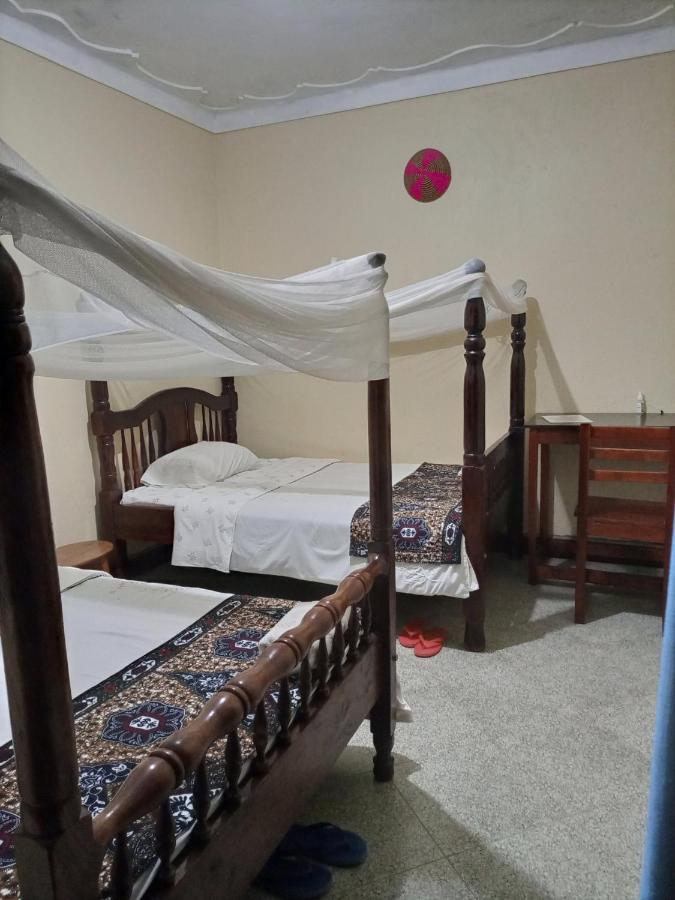 Pross Residence Masindi Экстерьер фото