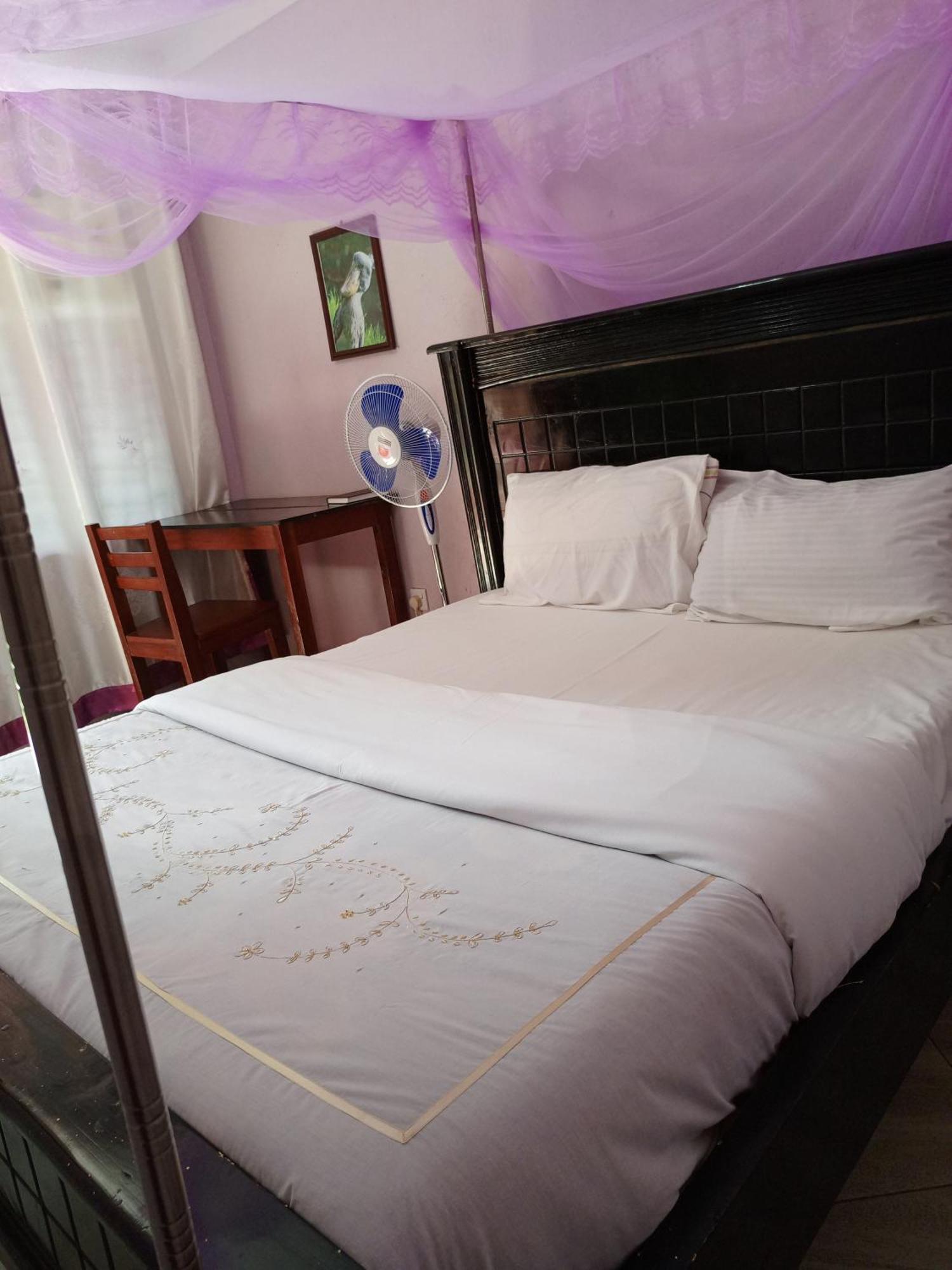 Pross Residence Masindi Экстерьер фото